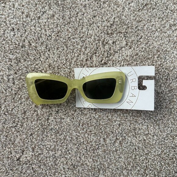 NEW urban outfitters kittie rectangle sunglasses 🤍 - Picture 3 of 13